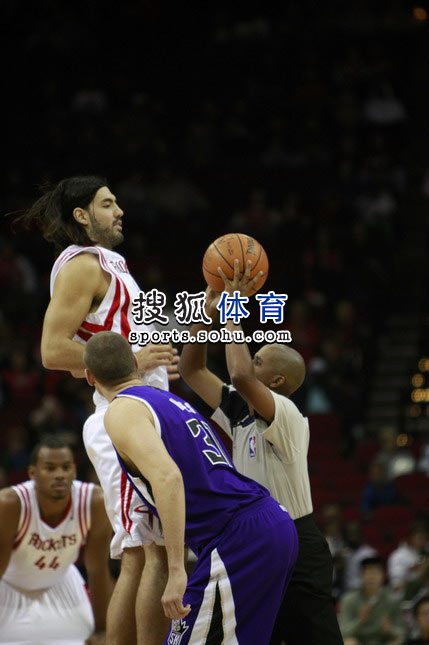 是靠击败