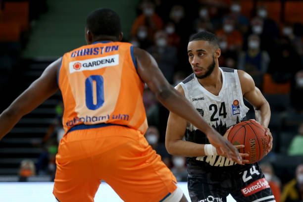 对余嘉豪而 对余嘉豪而