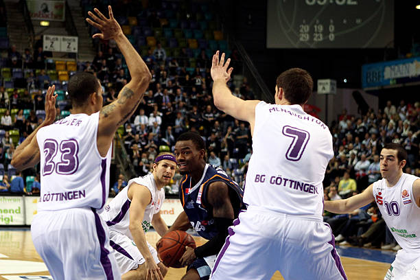 牵手照而引 牵手照而引